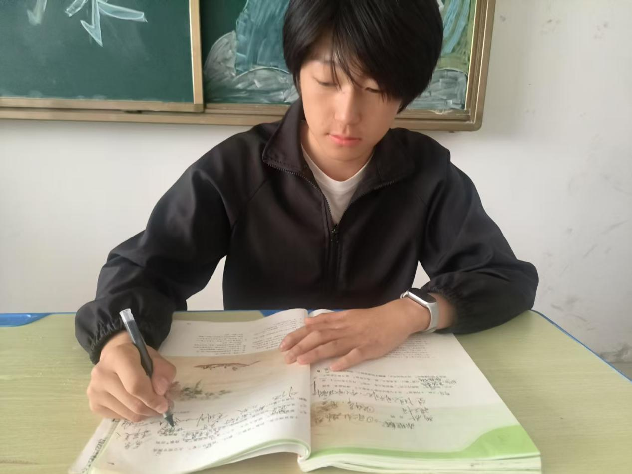 青衿之志 履践致远|学习之星:杜佳豪